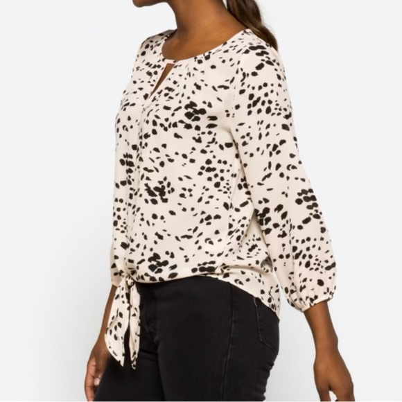 West Kei Cute tie front blouse. - Picture 3 of 7